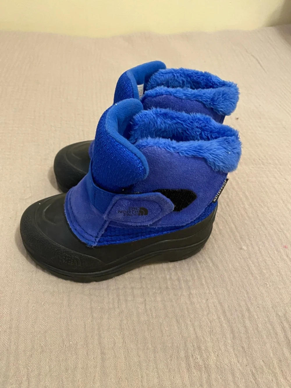 The North Face Kids' Blue Insulated Winter Boots. Size 8